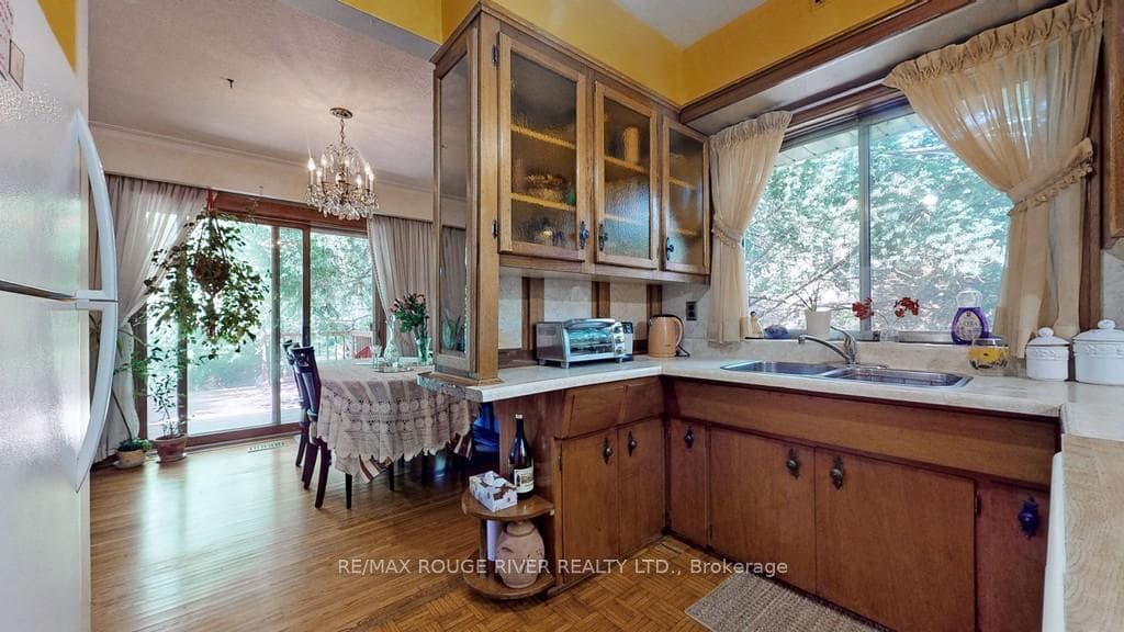 418 Rouge Hills Drive photo 17