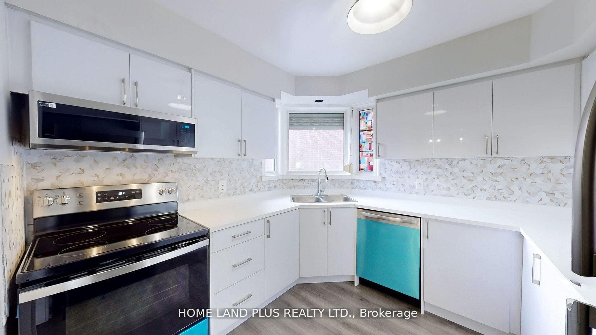 257 Joicey Boulevard photo 13