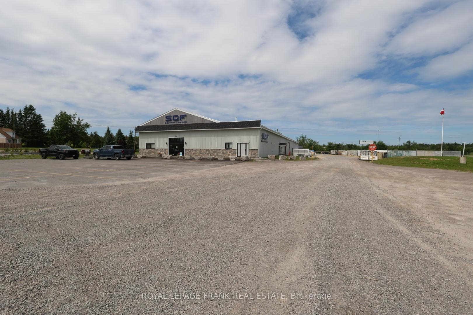 2075 Davis Road photo 5