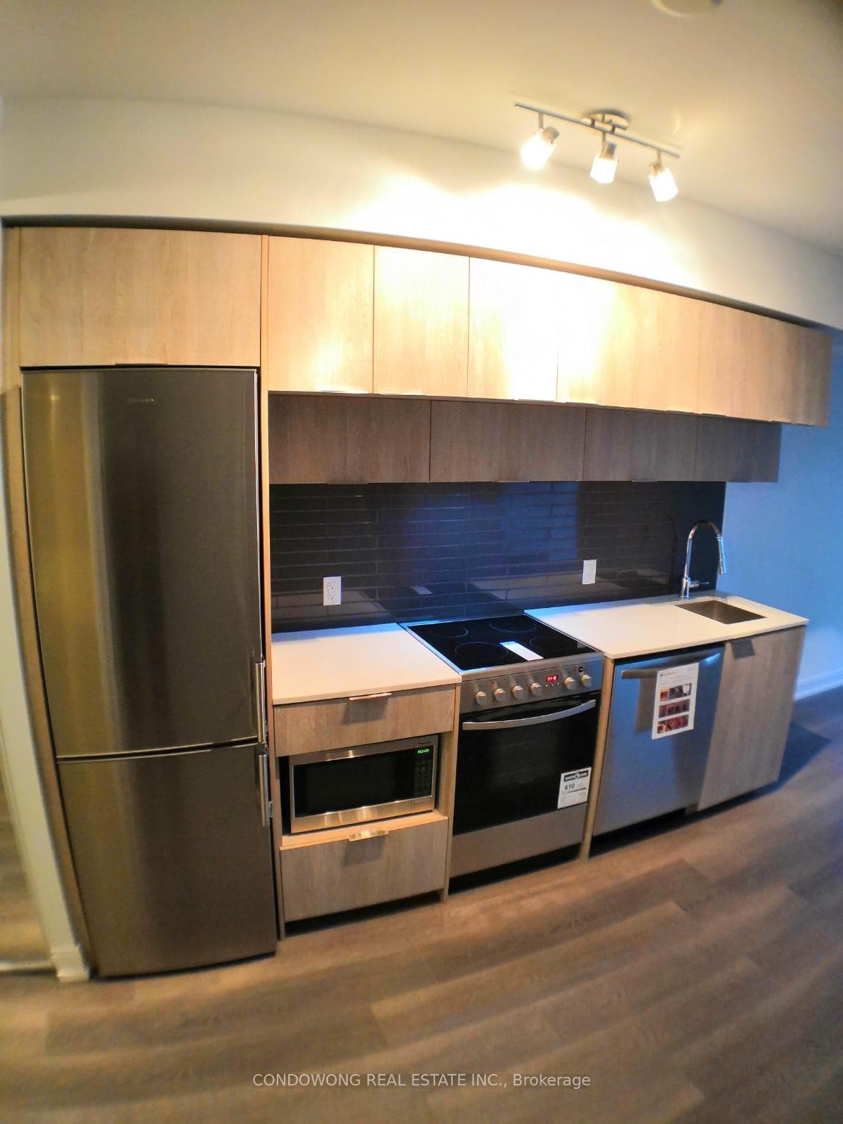 181 Dundas Street Unit 1509 photo 5