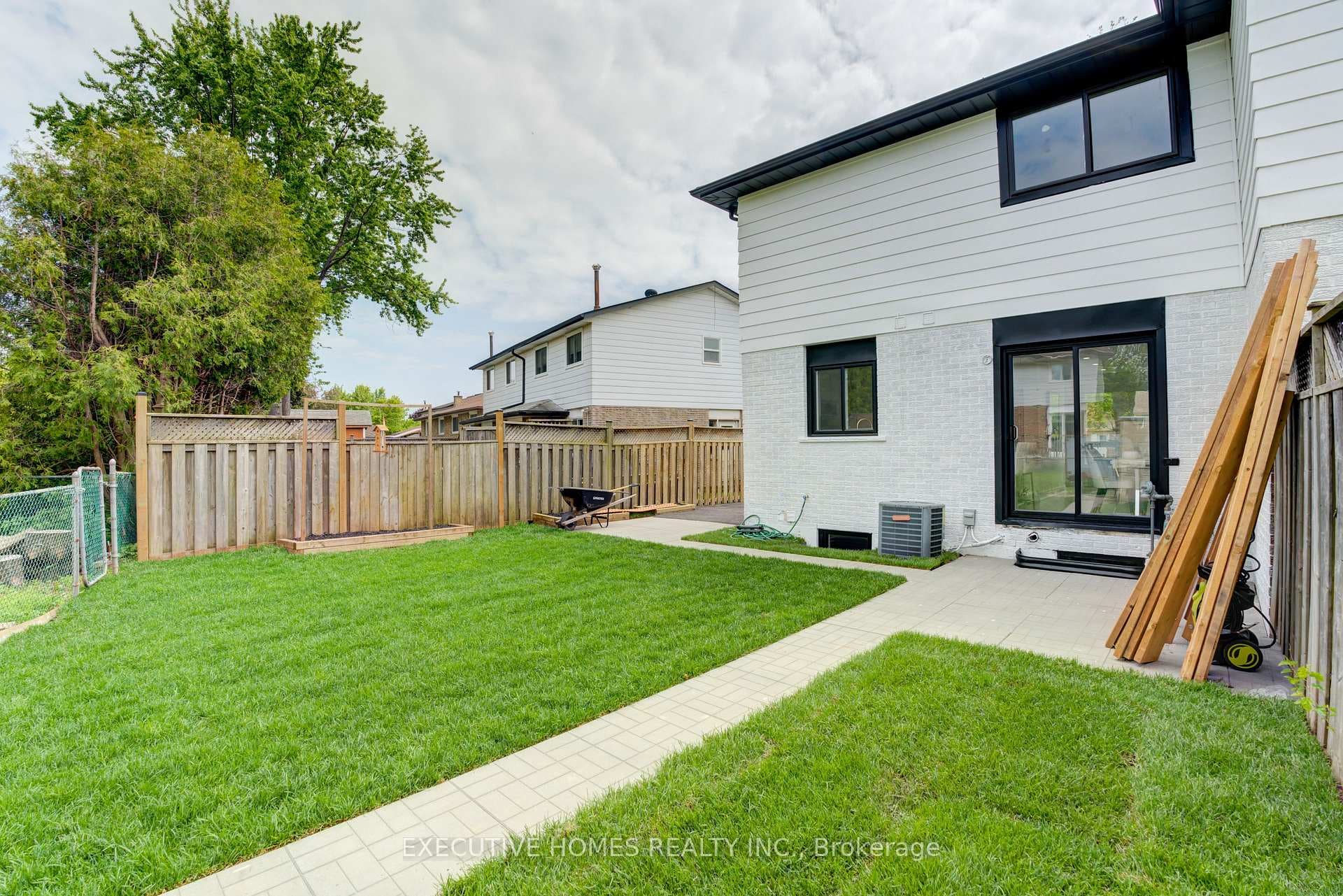 112 Orsett Street photo 33