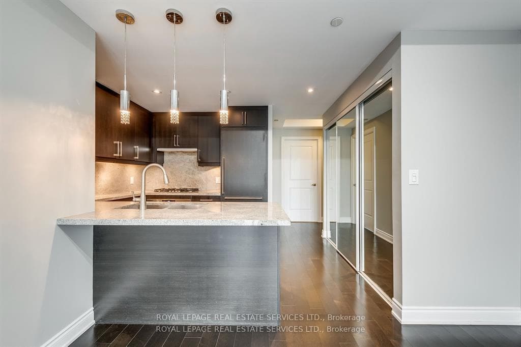 3500 Lakeshore Road Unit 808 photo 11