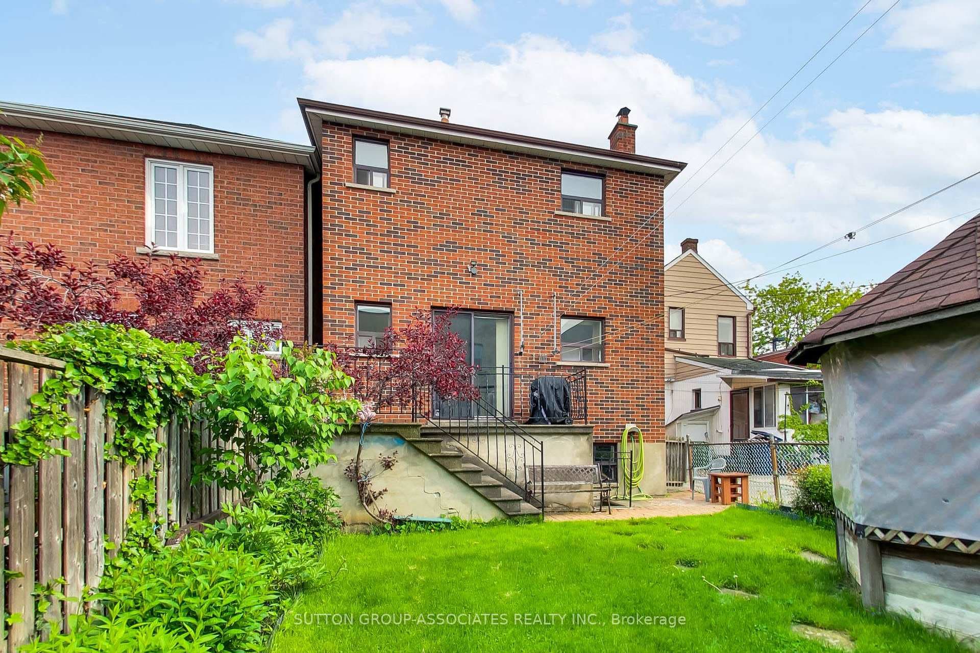 52 Mackay Avenue photo 32