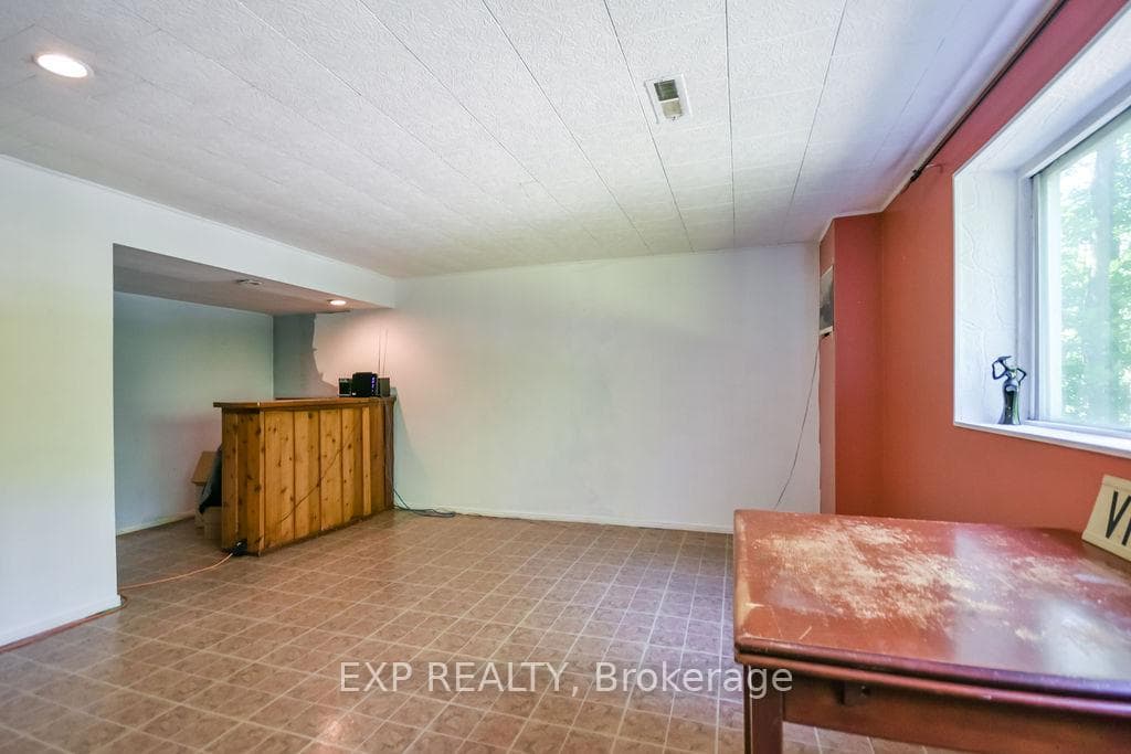 915 Vindin Street photo 11