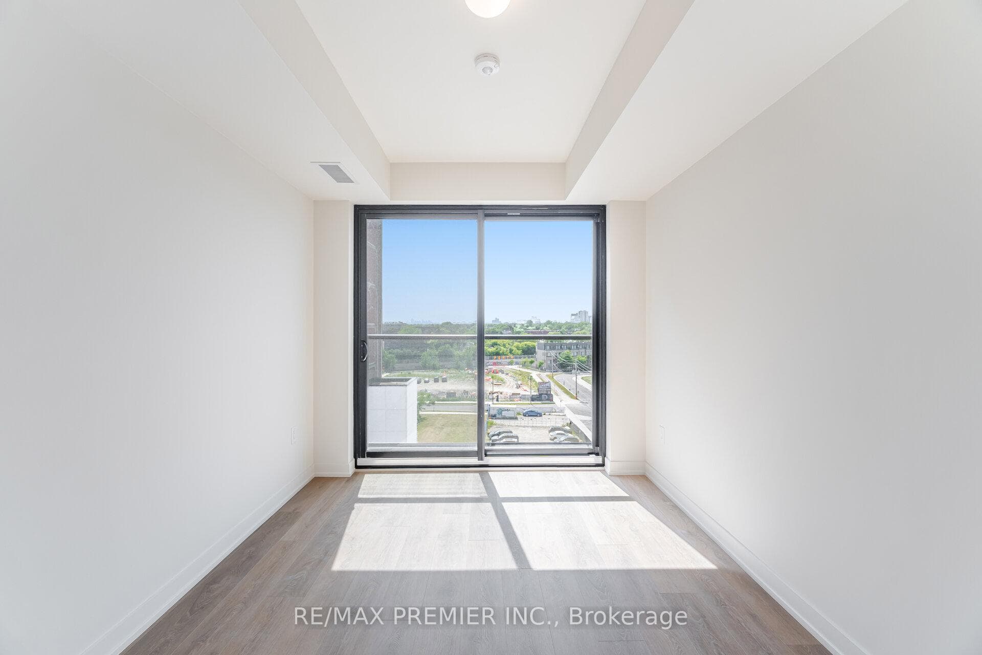 181 Sterling Road Unit 708 photo 15