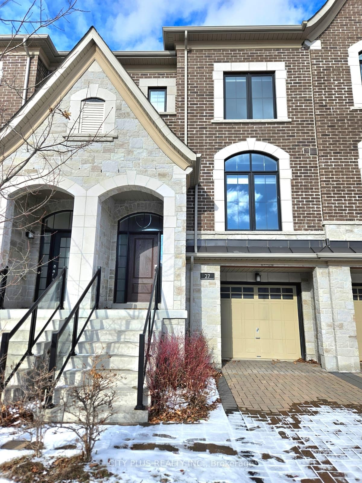 Single Garage + Driveway