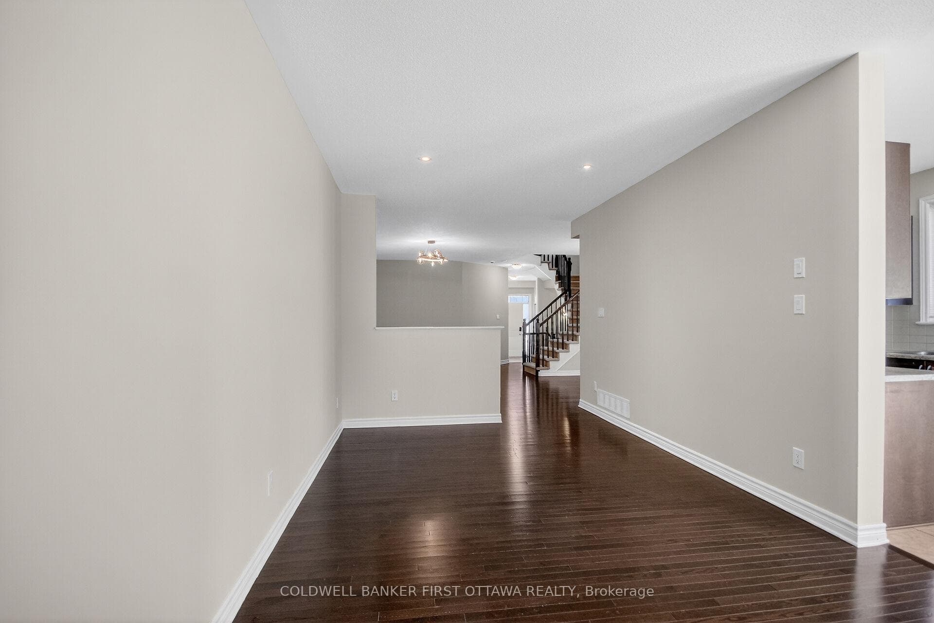 184 HIGHBURY PARK Drive photo 15