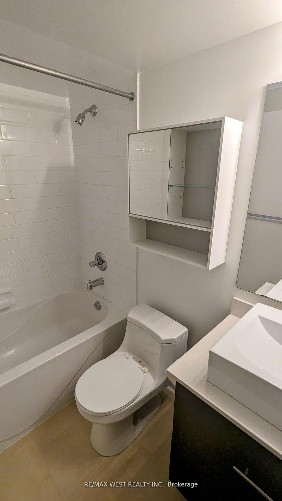 1171 Queen Street Unit 401 photo 17