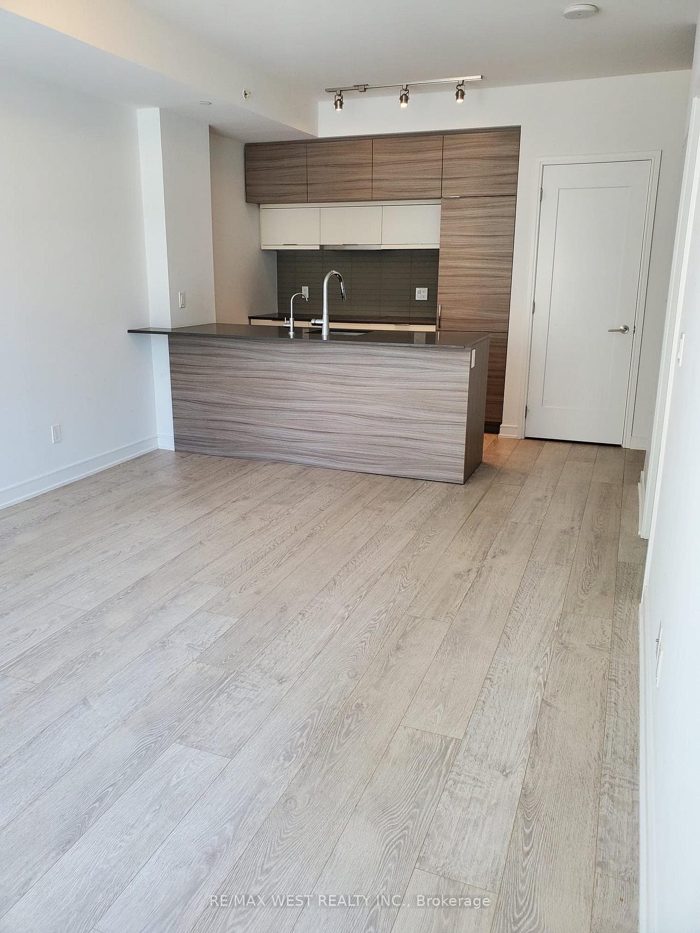 88 Scott Street Unit 1013 photo 2