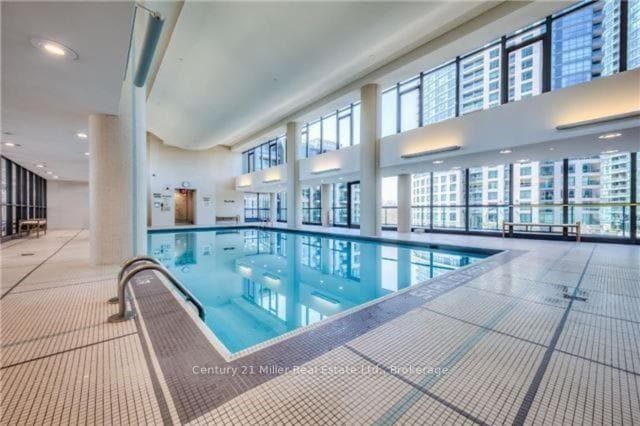 209 Fort York Boulevard Unit 562 photo 28