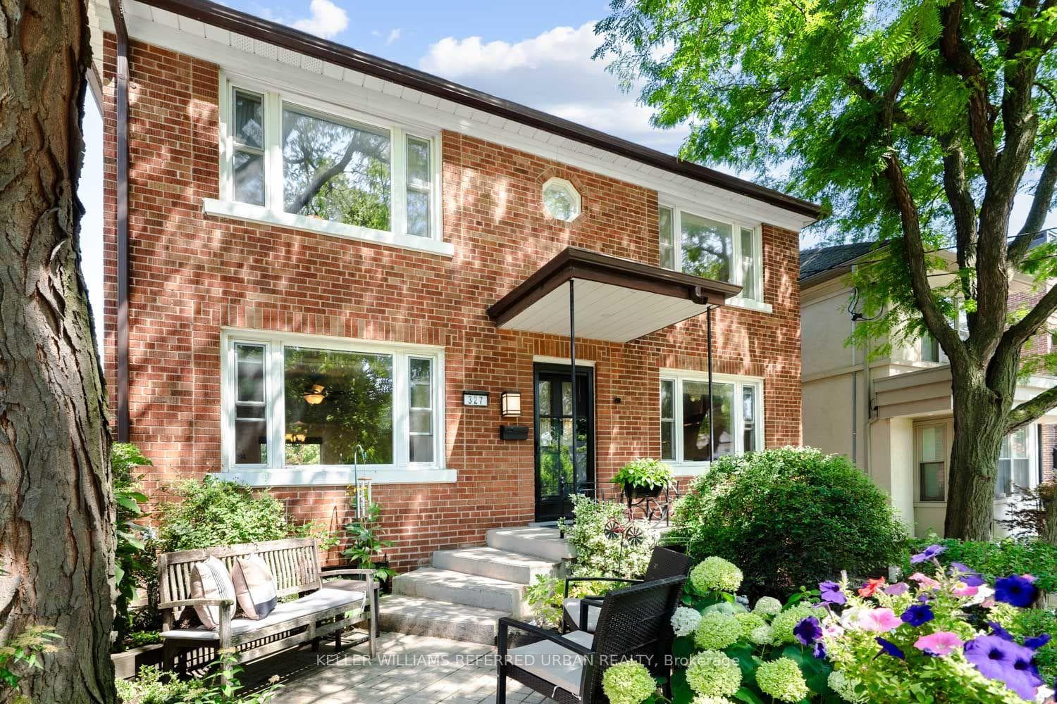 327 Bessborough Drive photo 3