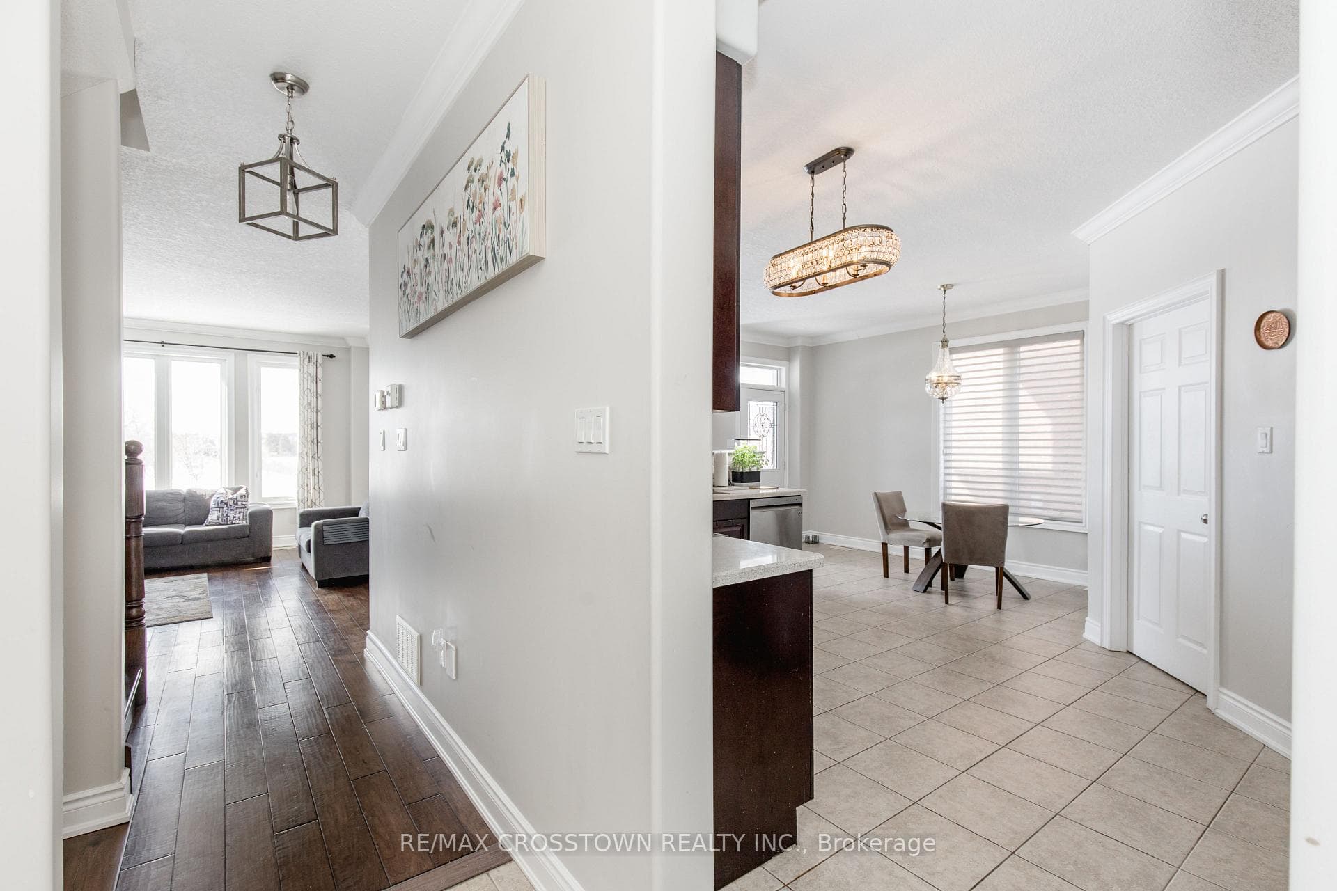 996 BOOTH Avenue Unit Upper photo 6