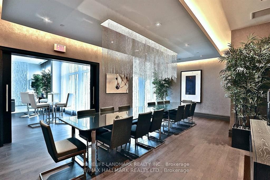 65 Speers Road Unit 301 photo 17