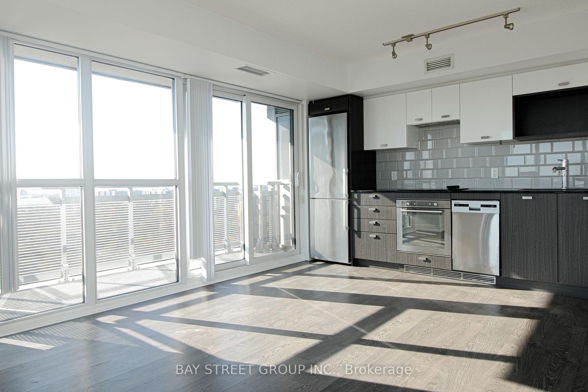 275 Village Green Square Unit 2123 photo 7