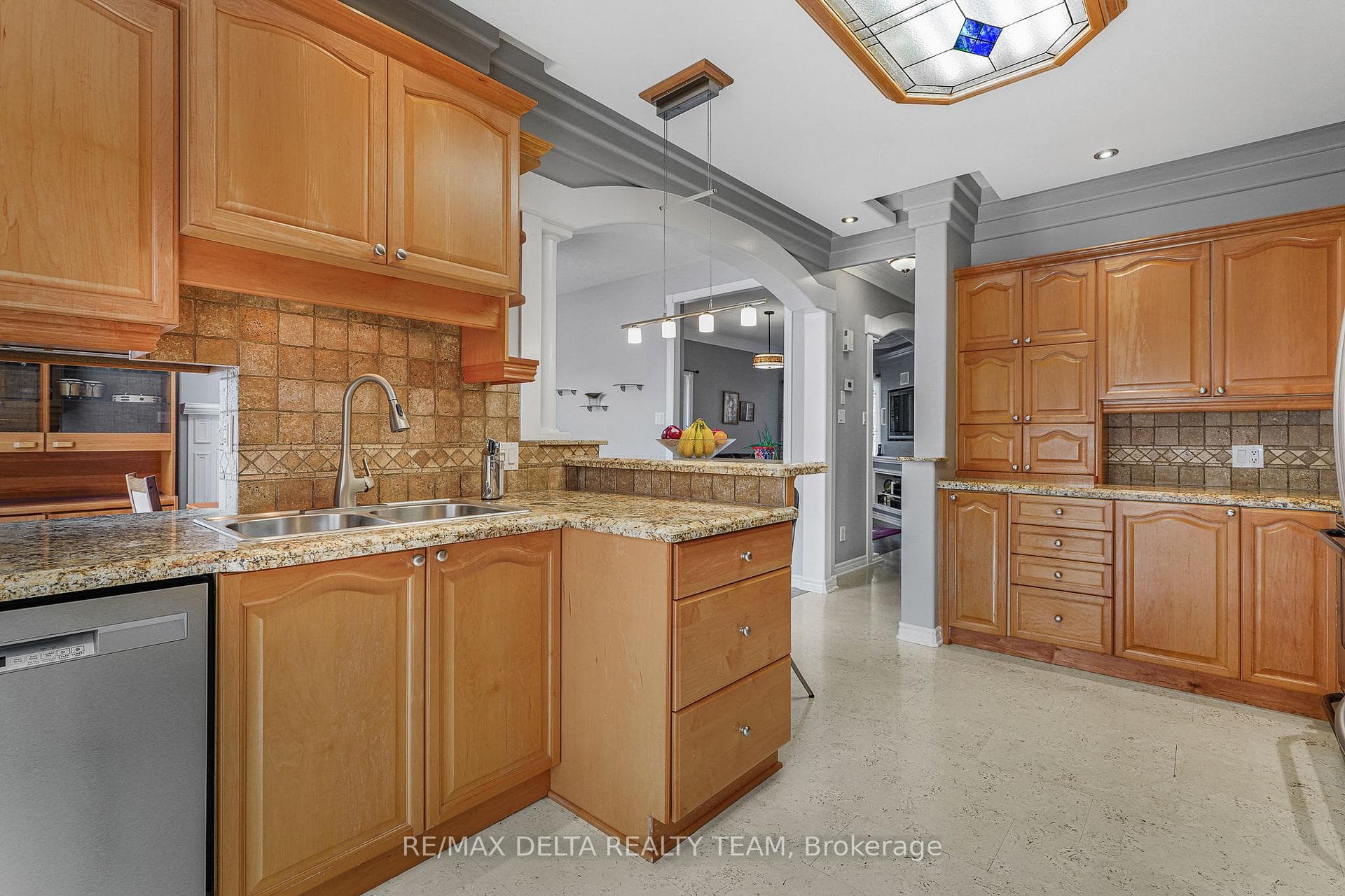 2040 Sunland Drive photo 8