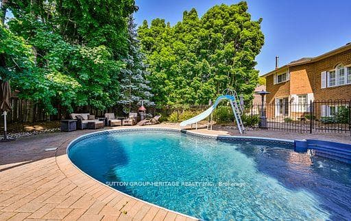 49 Lyndhurst Crescent photo 24