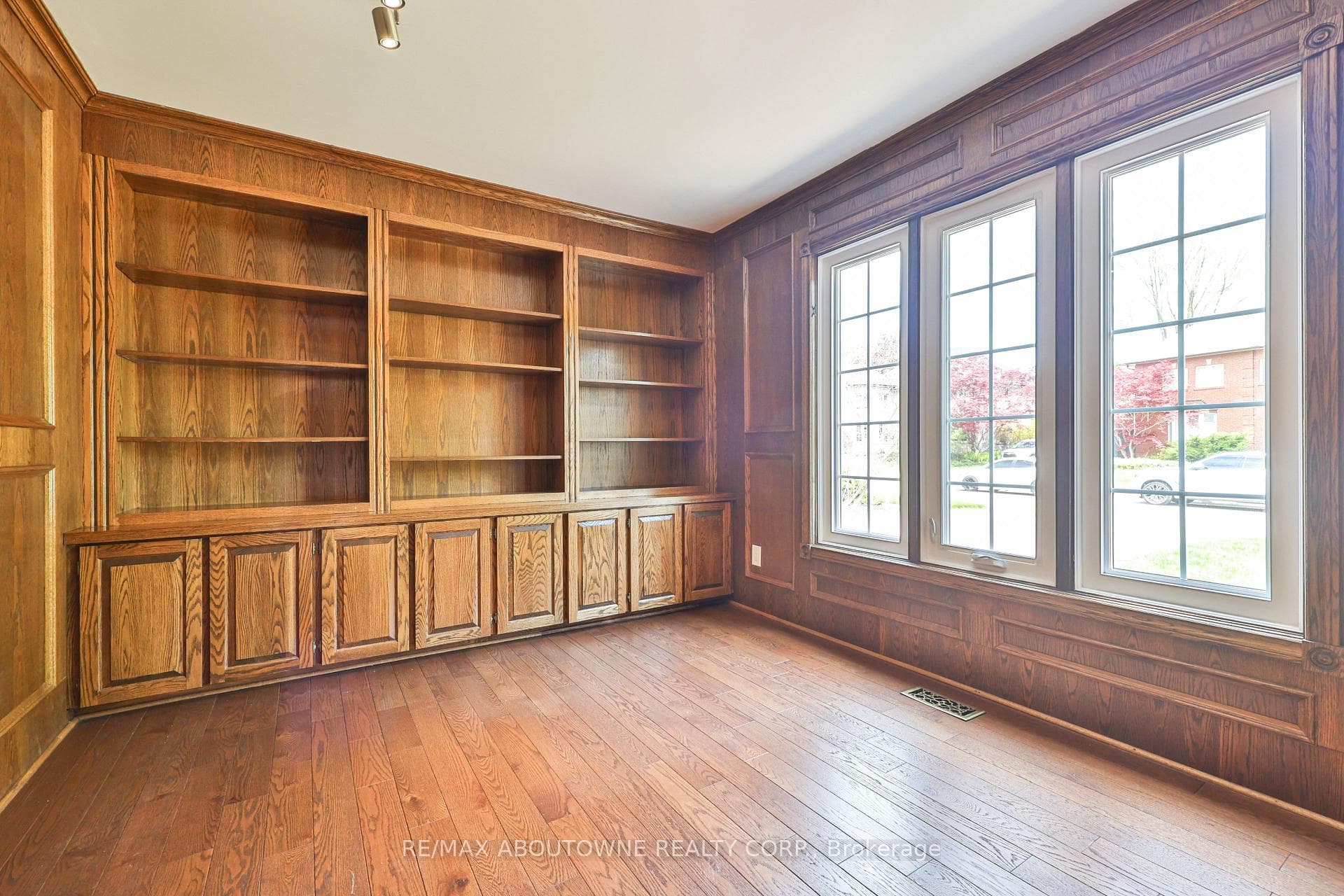 108 Whittington Place photo 6