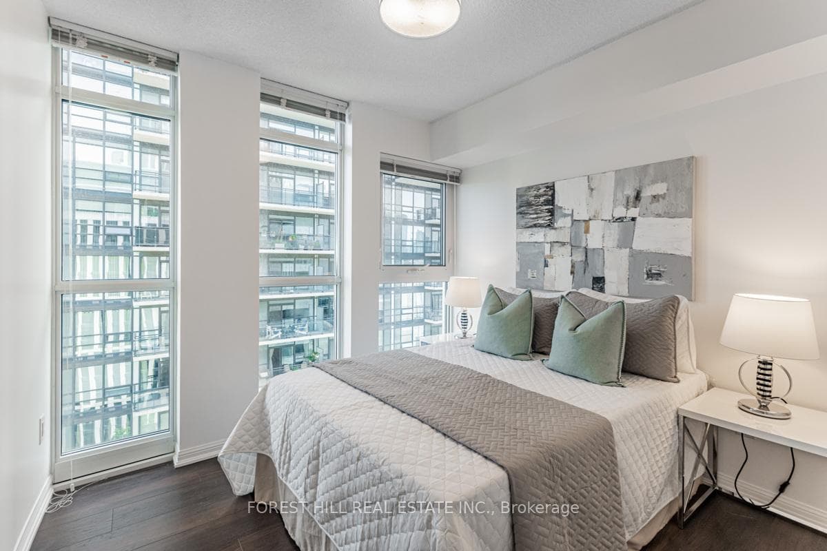 400 Adelaide Street Unit 2215 photo 16