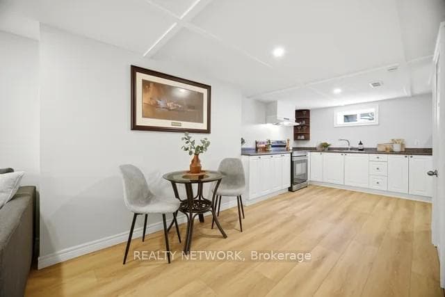 622 Upper Sherman Avenue photo 32