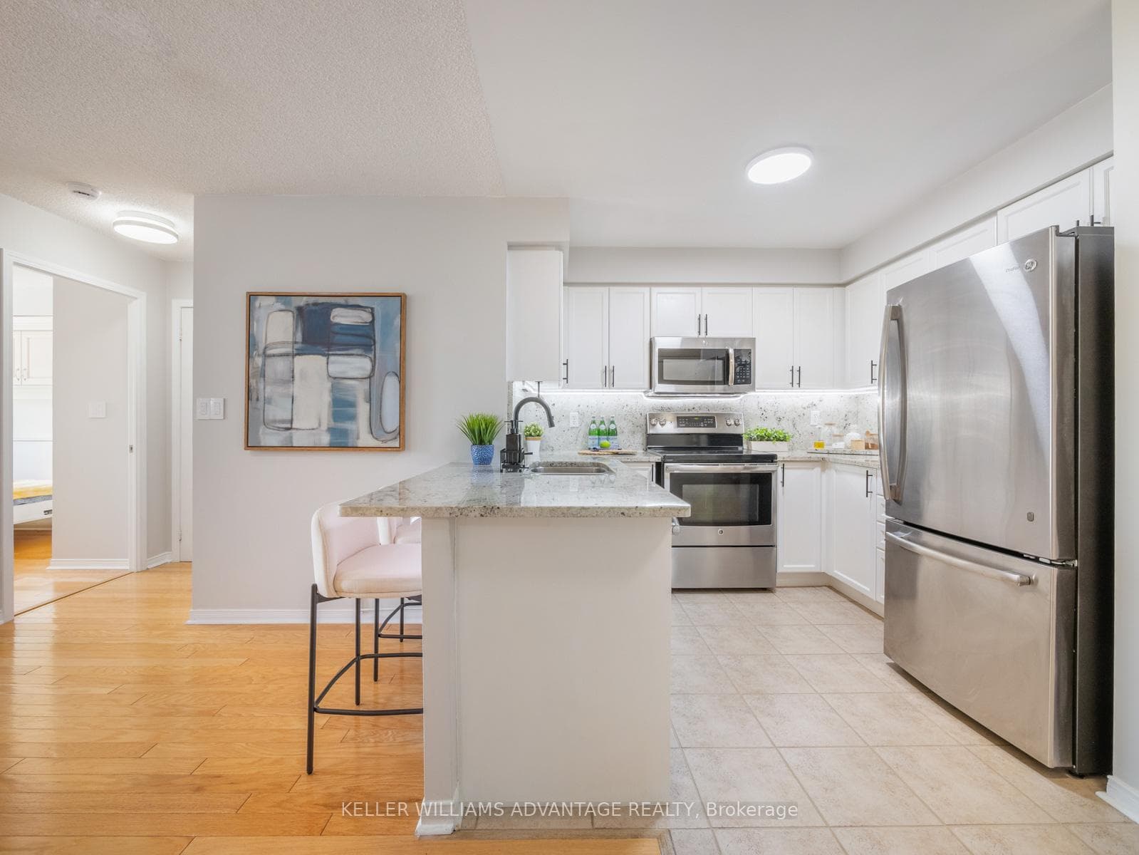 1733 Queen Street Unit 424 photo 10
