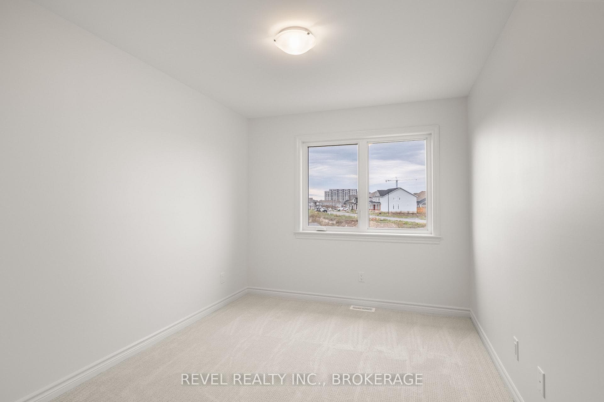 1075 Barrow Avenue photo 29