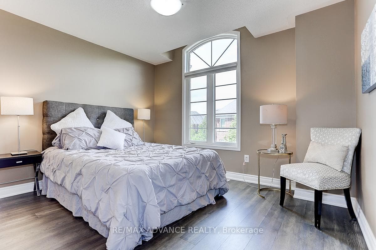 106 Chapman Court photo 28