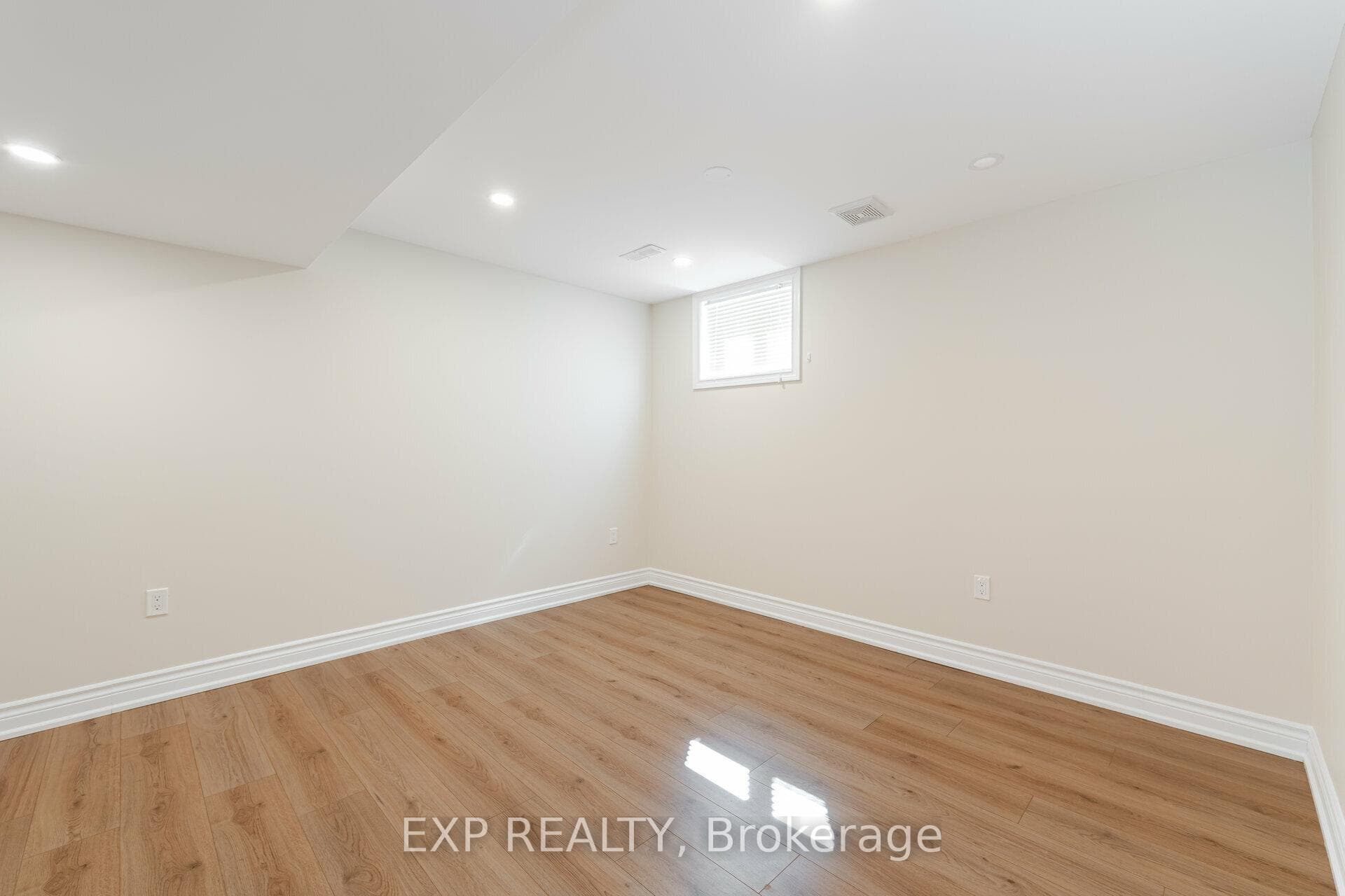 48 Goodhart Crescent photo 30