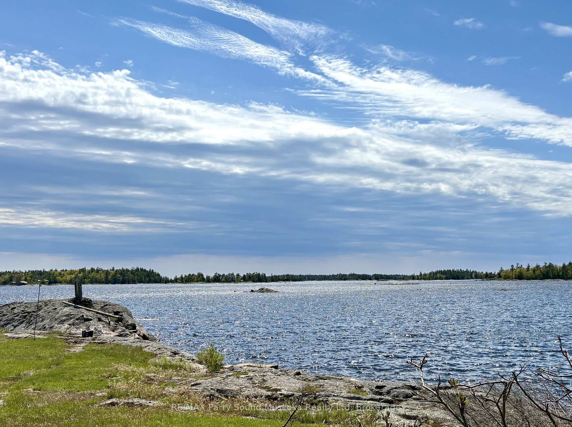 16 B55 Island N/A photo 3