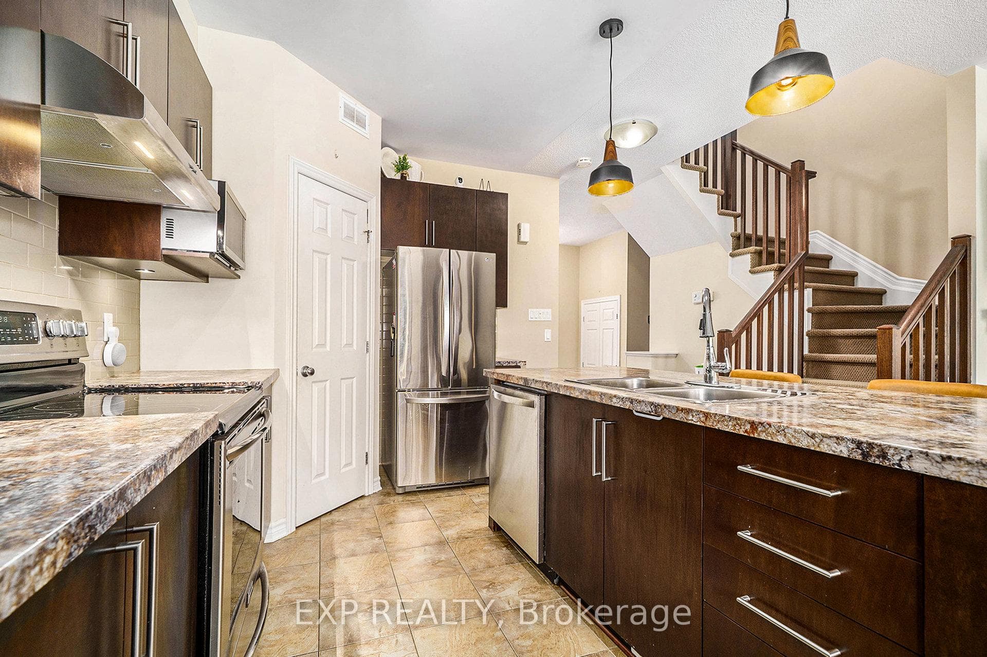 203 Brambling Way photo 9