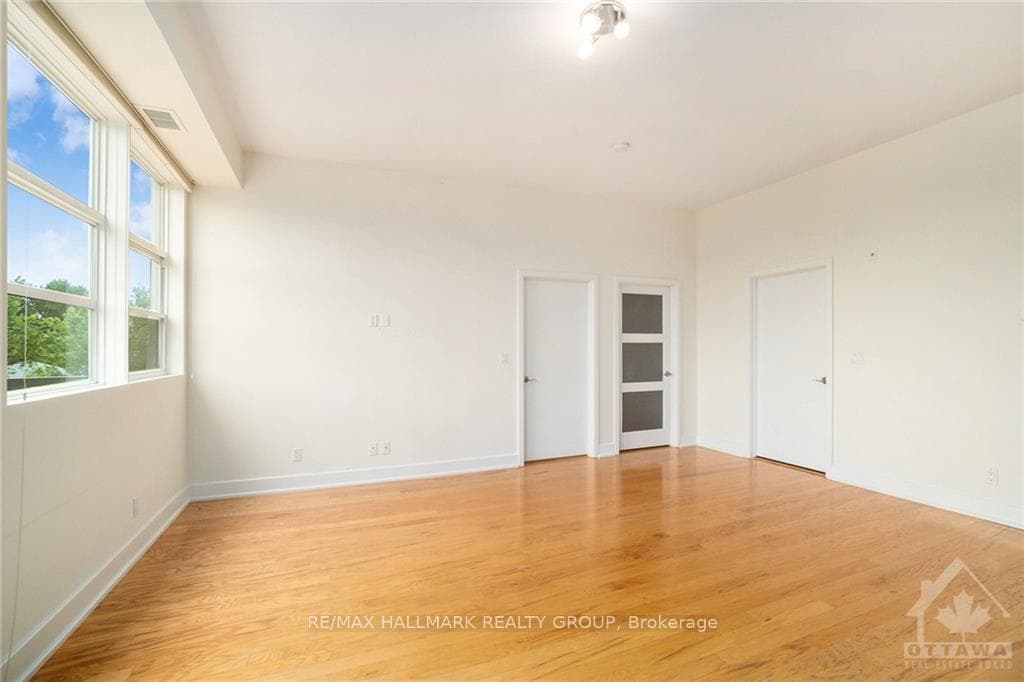 345 ST DENIS Street Unit 303 photo 21