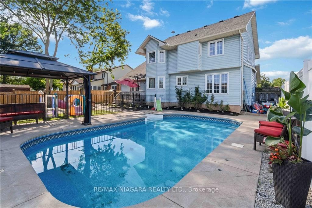 6736 Buckingham Drive photo 2