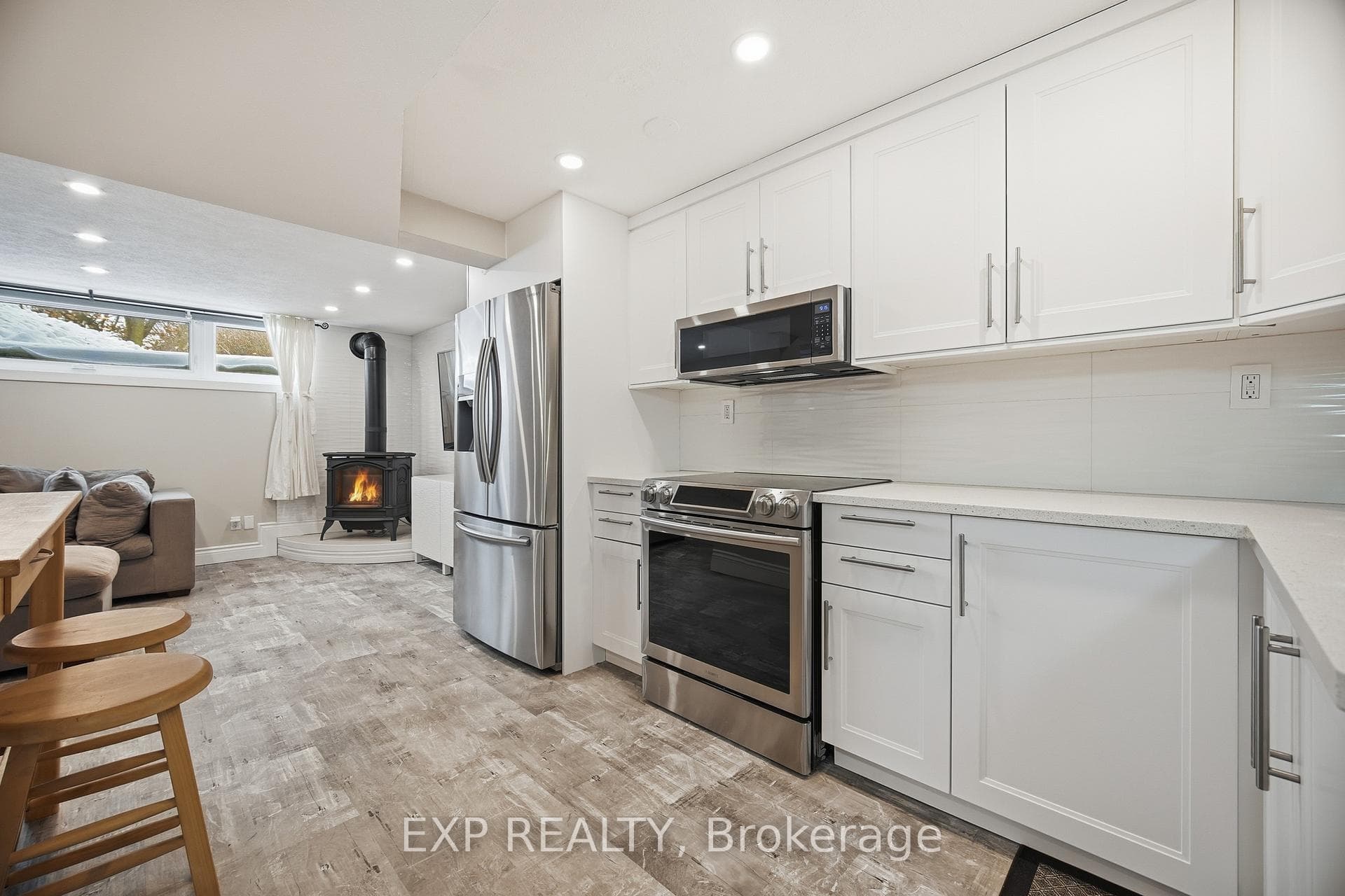 1301 Freeport Drive Unit Lower photo 15