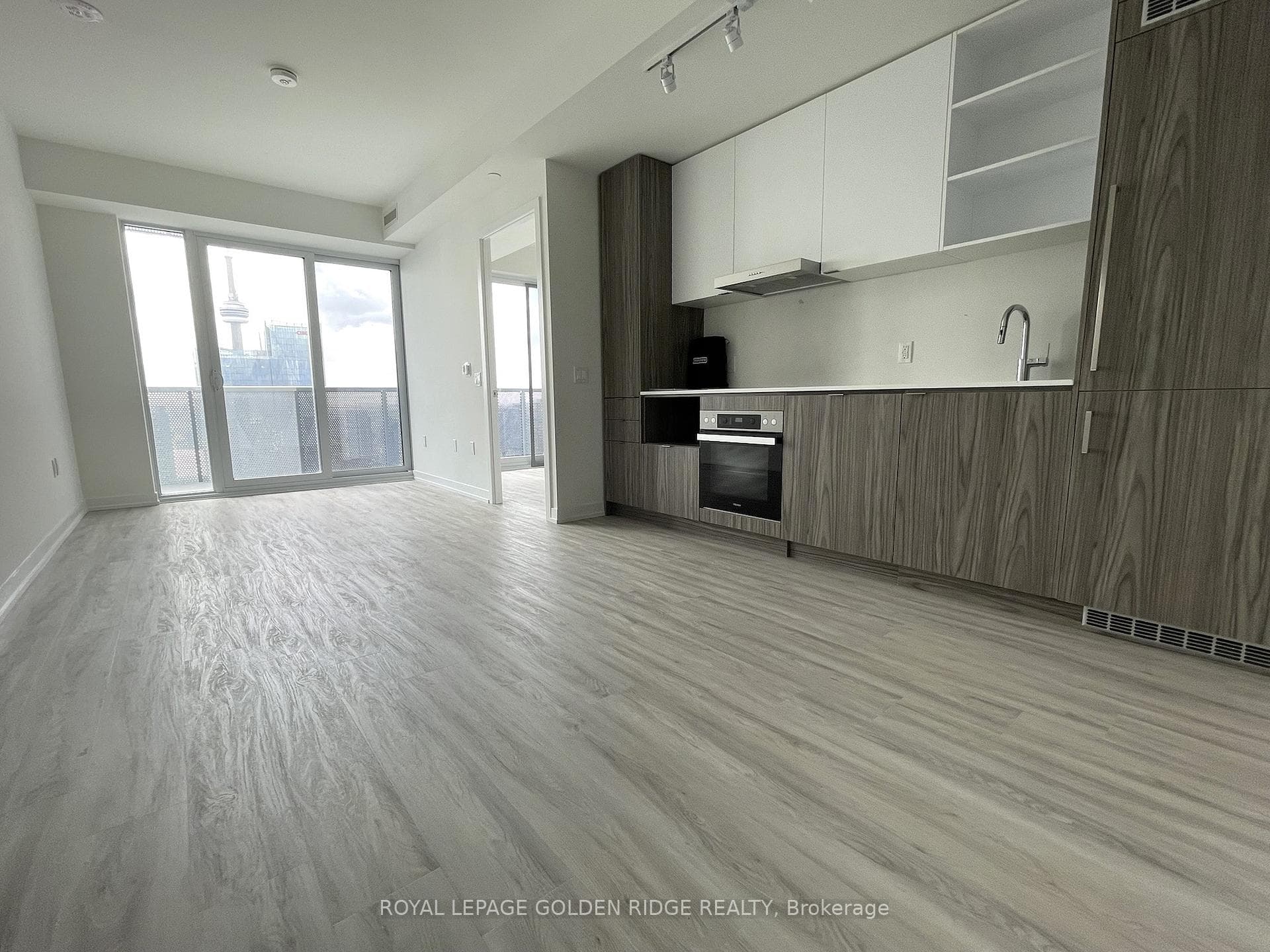 55 cooper Street Unit 6712 photo 4