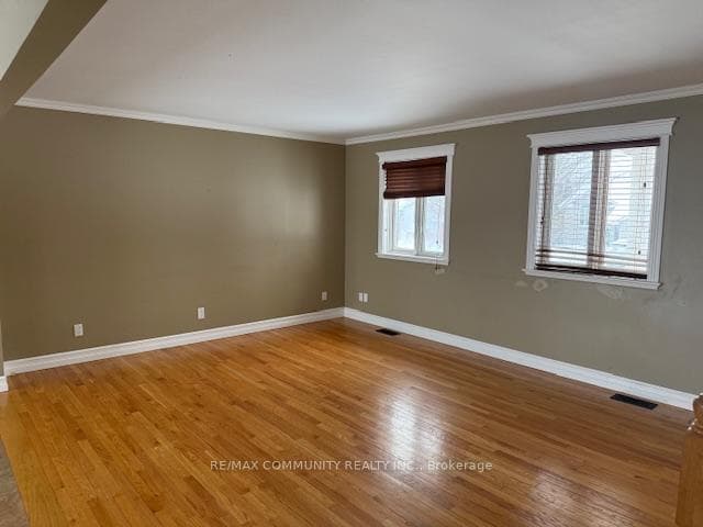 1841 Belvedere Crescent photo 4