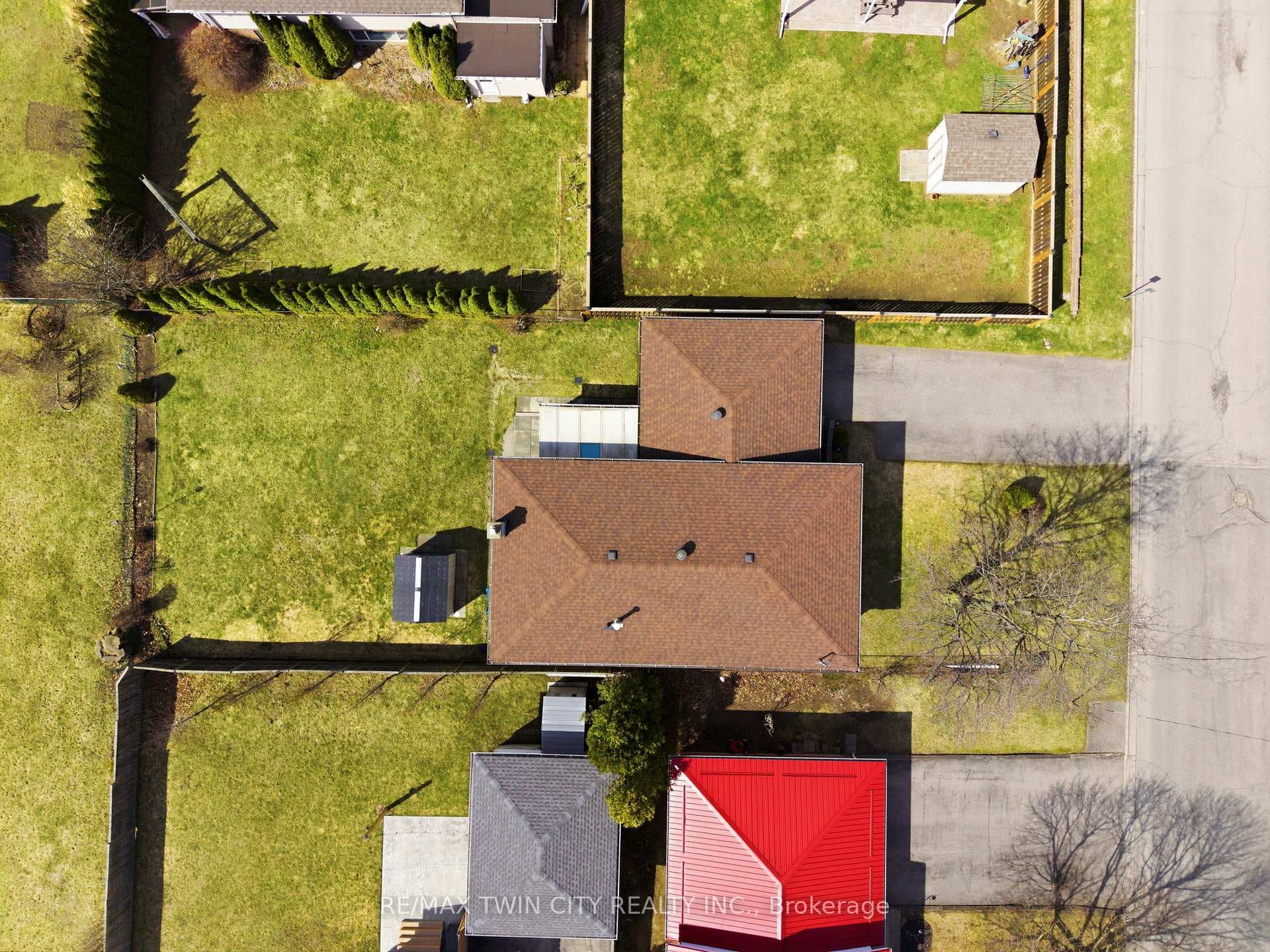 35 Bernard Avenue photo 40