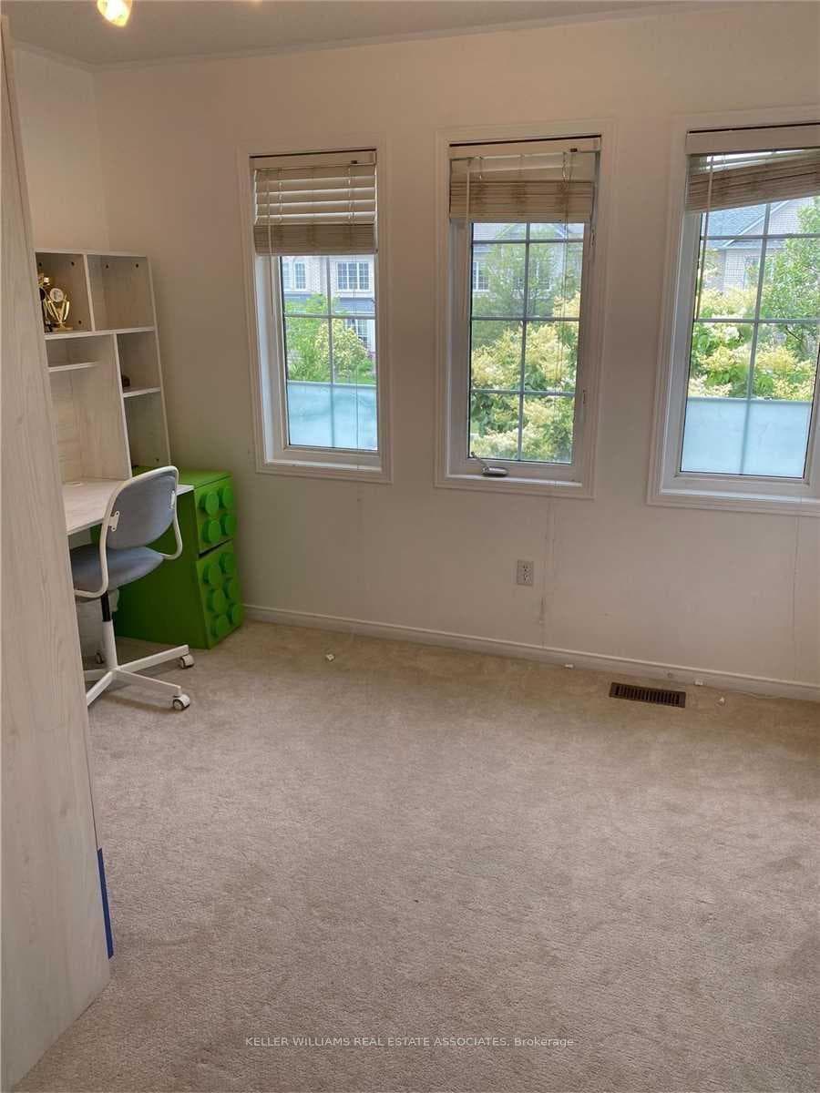 5957 Tenth Line photo 16