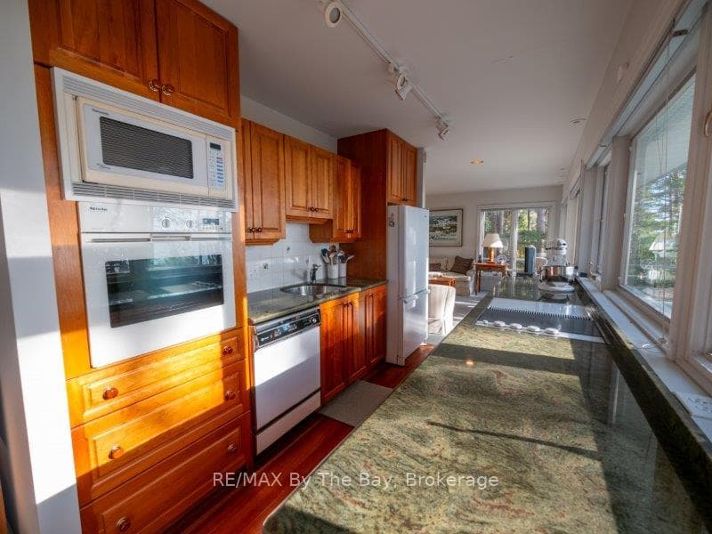 8 Rowntree Lane photo 27
