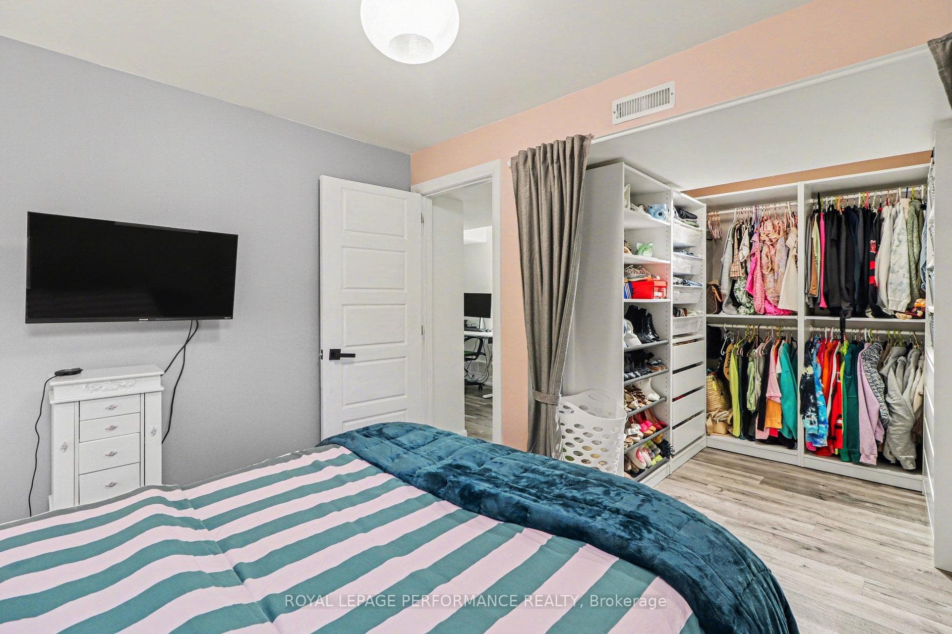 1006 Sheenboro Crescent photo 32