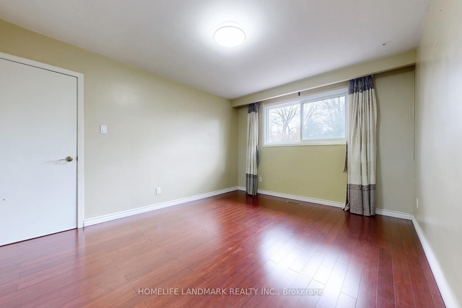 225 Pineway Boulevard photo 12