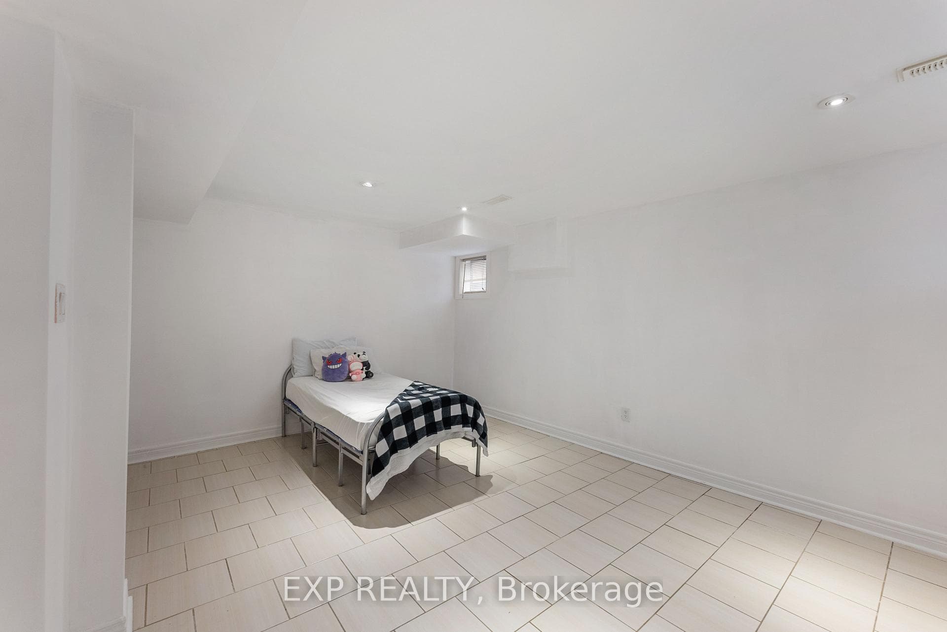 52 Southampton Drive photo 28