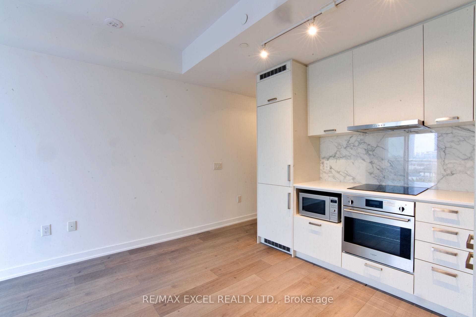 38 Honeycrisp Crescent Unit 1102 photo 14