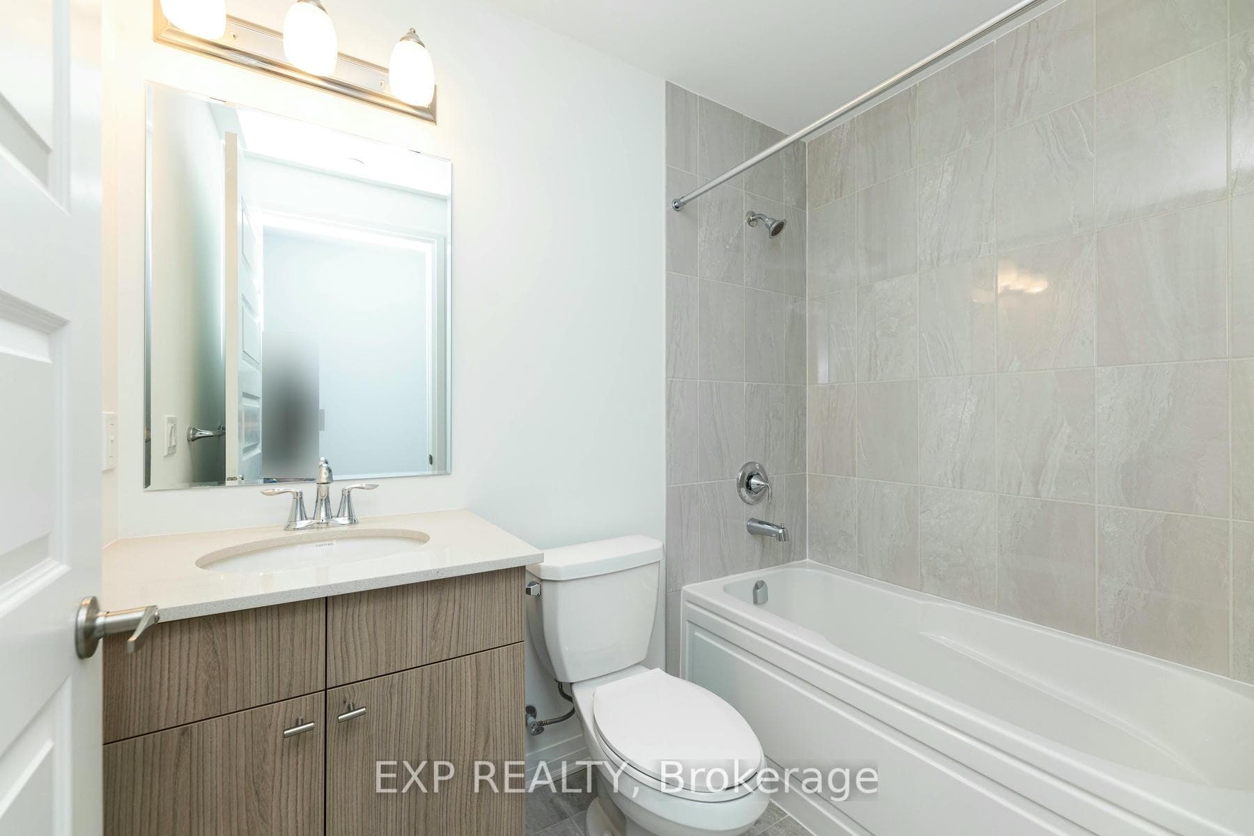 490 GORDON KRANTZ Avenue Unit 407 photo 17