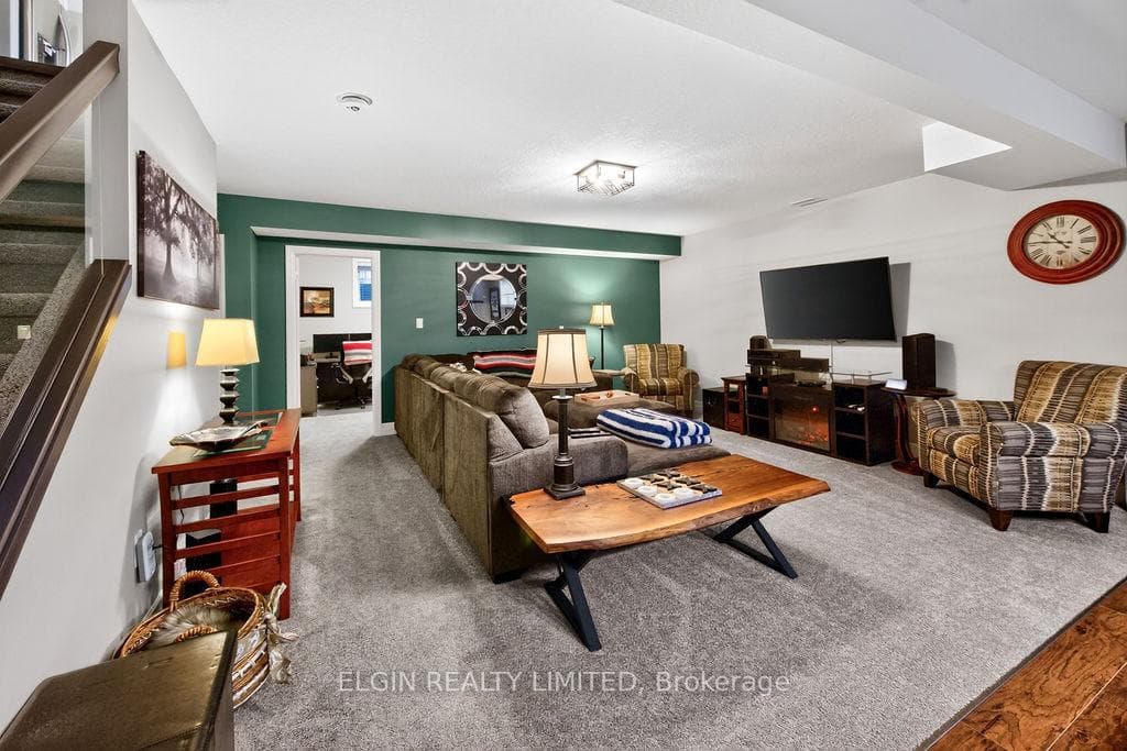40 Glengariff Drive photo 15