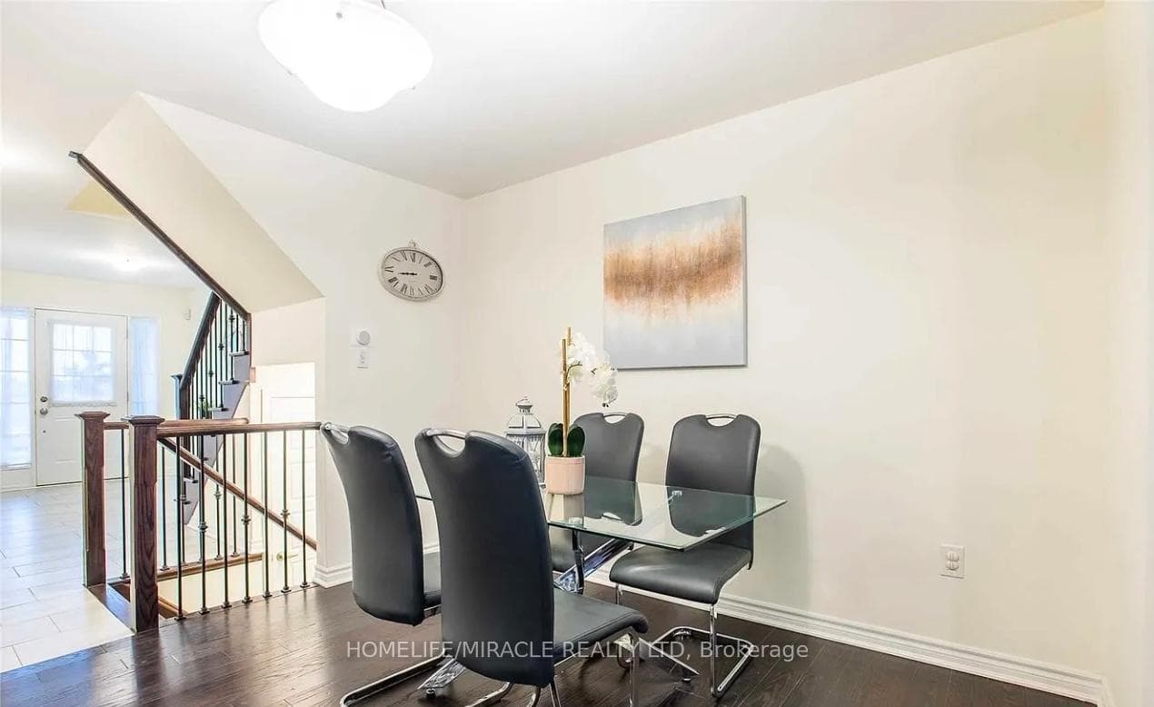 122 Thornbush Boulevard Unit Main floor photo 8