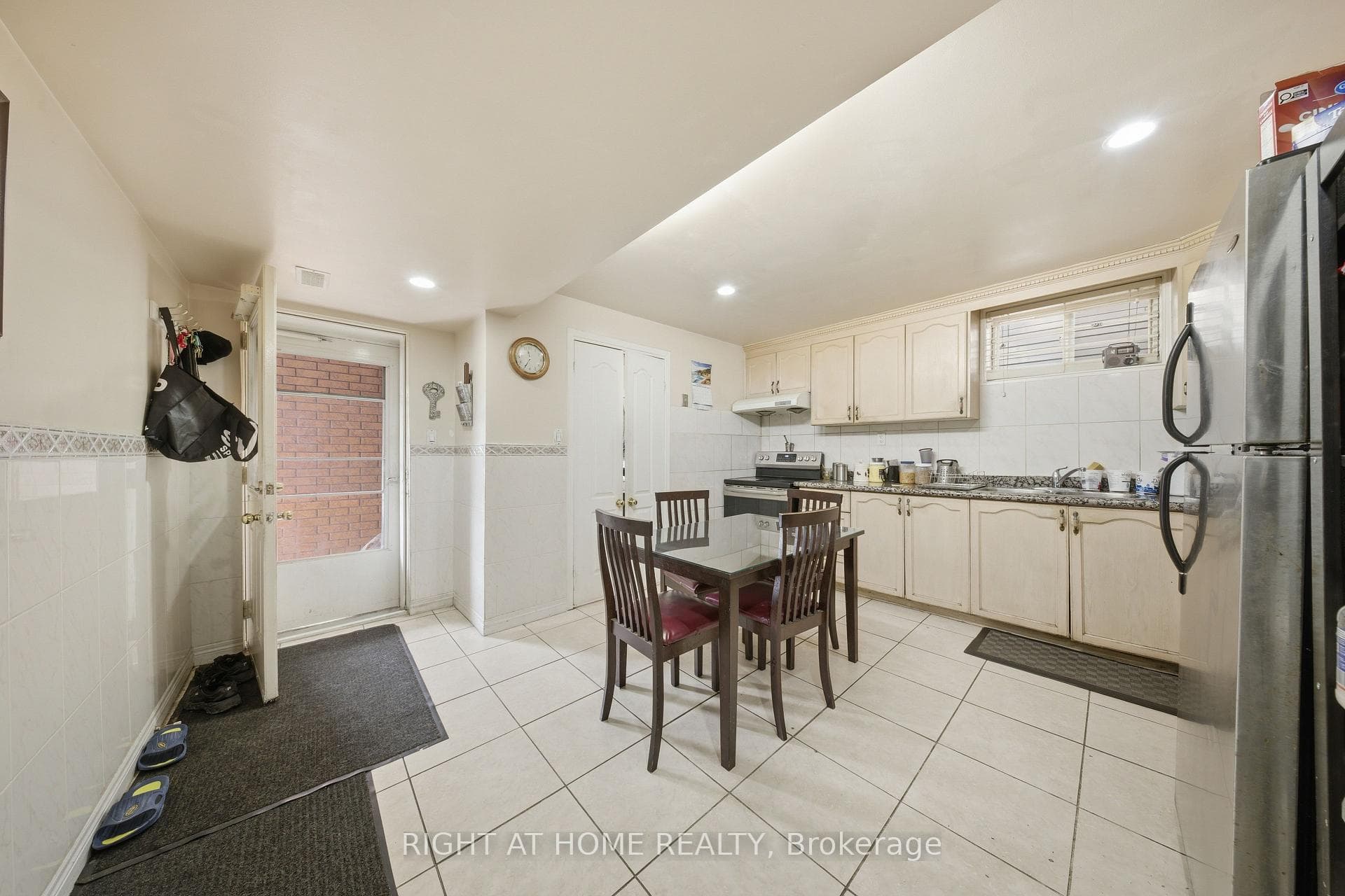 284 Maple Leaf Drive photo 29