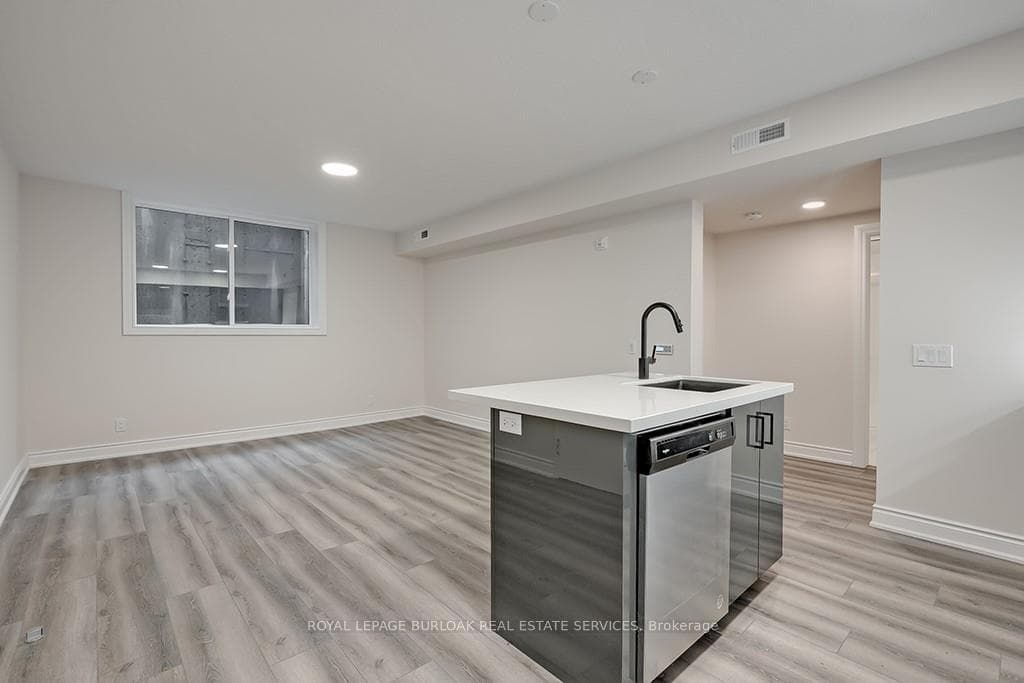 261 King Street Unit 0C photo 6