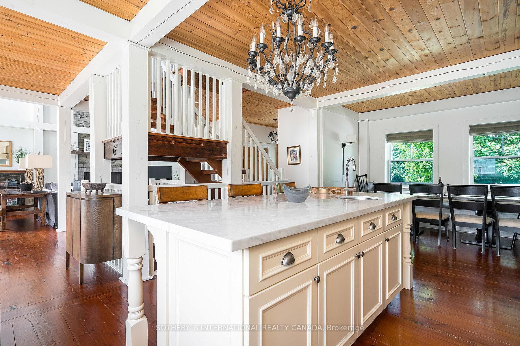 129 Snowbridge Way photo 10