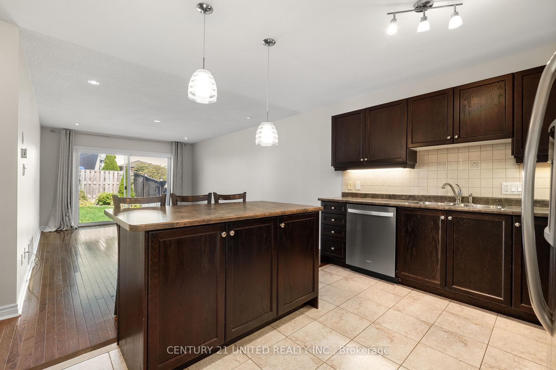 63 Fallingbrook Crescent photo 23