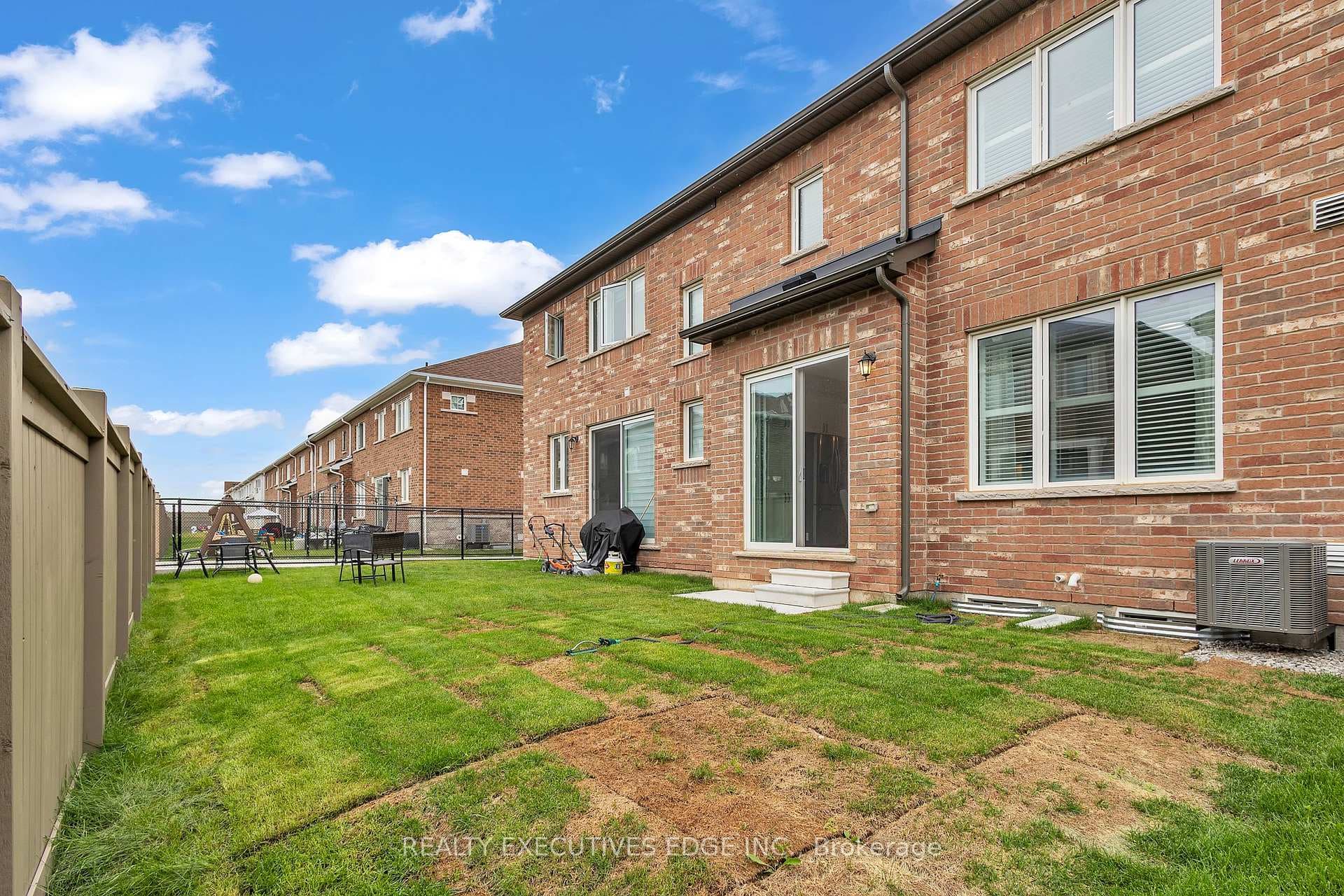 541 Bellflower Court photo 24