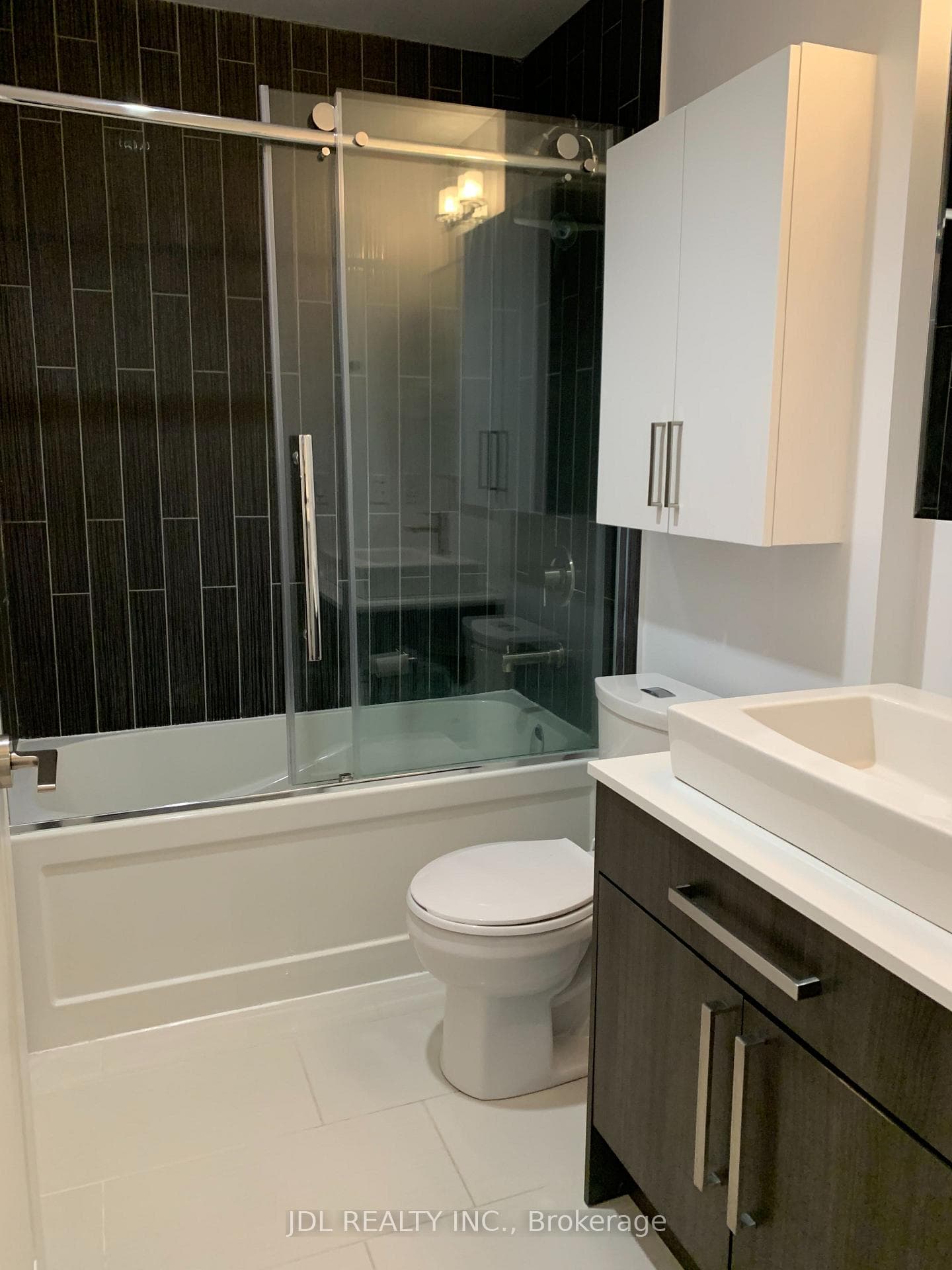 9191 YONGE Street Unit PH1103 photo 9